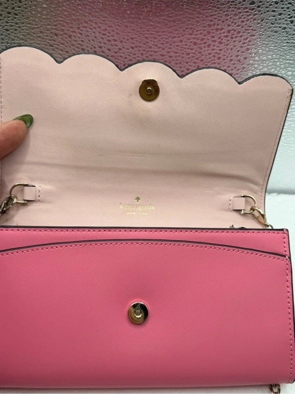 kate spade pink scalloped-edge leather crossbody with gold logo